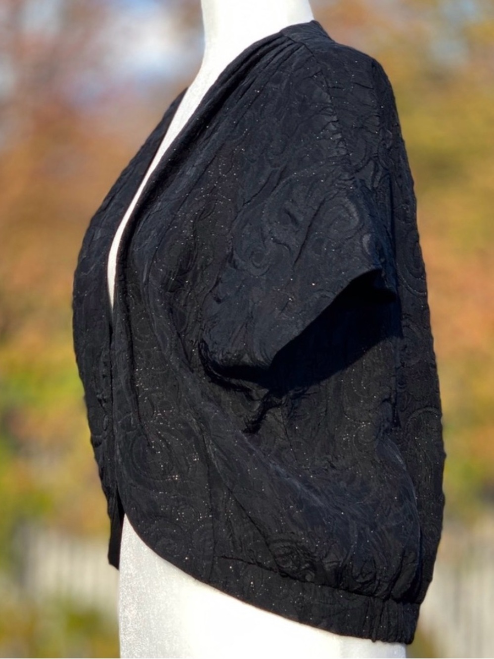 Love 21 Black Shimmery Open Curved Front Short Sleeve Cropped Bolero Shrug S/P - Picture 2 of 7
